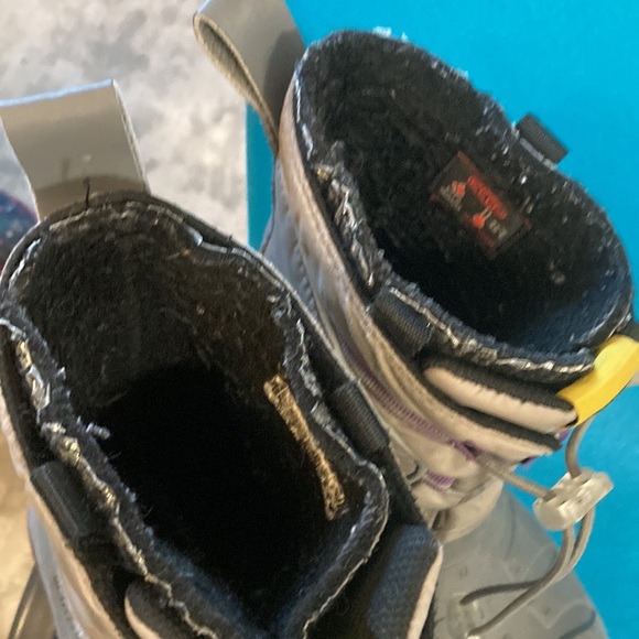 COPY - Keen grey and purple winter boots - Picture 6 of 11